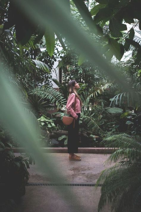 Garden Portrait Photography, Botanical Garden Photo Shoot, Greenhouse Photoshoot, Sweater Nike, Saul Leiter, Flower Photoshoot, Nature Photoshoot, High Fashion Photography, Self Portrait Photography