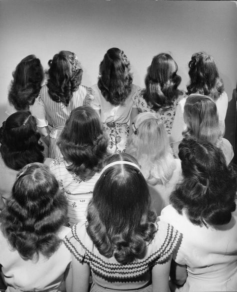 <b>Take a look inside the bizarre and beautiful world of <i>Life Magazine</i> photographer Nina Leen, aka "The Lenslady."</b> Nina Leen, 40s Hairstyles, 1950s Hairstyles, 1940s Hairstyles, Behind Blue Eyes, Retro Waves, Braid Hairstyles, Retro Hairstyles, Shoulder Length Hair