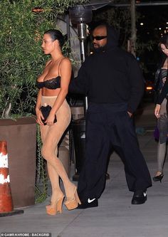 Kanye West Smiling, Massive Bed, Revealing Outfits, Shoes Hack, Live Show, Center Stage, Celebrity Couples, Bold Fashion, Kanye West