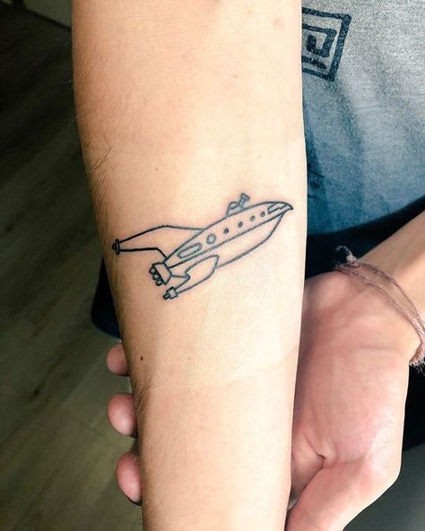 I got a Planet Express ship tattoo. <3 : futurama Planet Express Ship, Futurama Tattoo, Quetzalcoatl Tattoo, Tatuagem Masculina Pequena, Shop Tattoo, Autumn Tattoo, Creepy Tattoos, Ship Tattoo, Tattoo Project