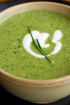 Apple Soup Recipes, Sorrel Soup, Watercress Soup, Herb Soup, Cream Of Asparagus Soup, Creamed Asparagus, Apple Soup, Green Soup, Pureed Soup