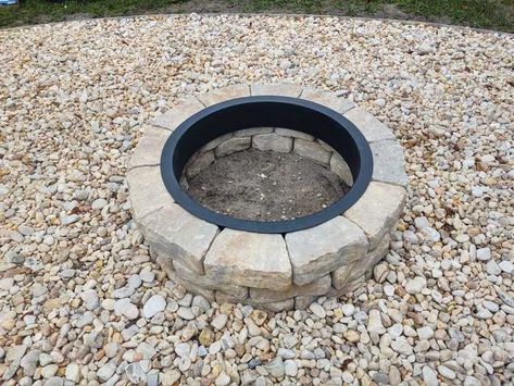 How To Build A Fire Pit With Pavers, Backyard Fire Pit With Pavers, Paver Fire Pit Ideas, Diy Paver Fire Pit, Fire Pit With Pavers, Dyi Fire Pit, Fire Pit Pavers, Fire Pit Edging, Fire Pit Areas