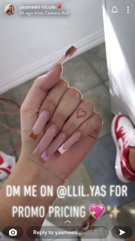 Tattoo Baddie, Heart Tattoo On Finger, Cute Hand Tattoos, Pretty Hand Tattoos, Tattoos For Black Skin, Red Ink Tattoos, Tattoo Machines, Pretty Tattoos For Women, Dope Tattoos For Women