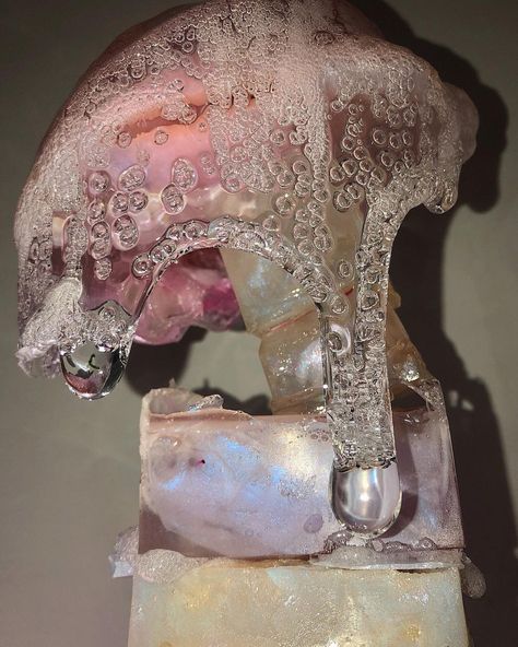 Laura Soto, Aesthetic Era, Alien Girl, Sculpture Installation, Magazine Art, Skin So Soft, Conch, 3d Art, Color Inspiration