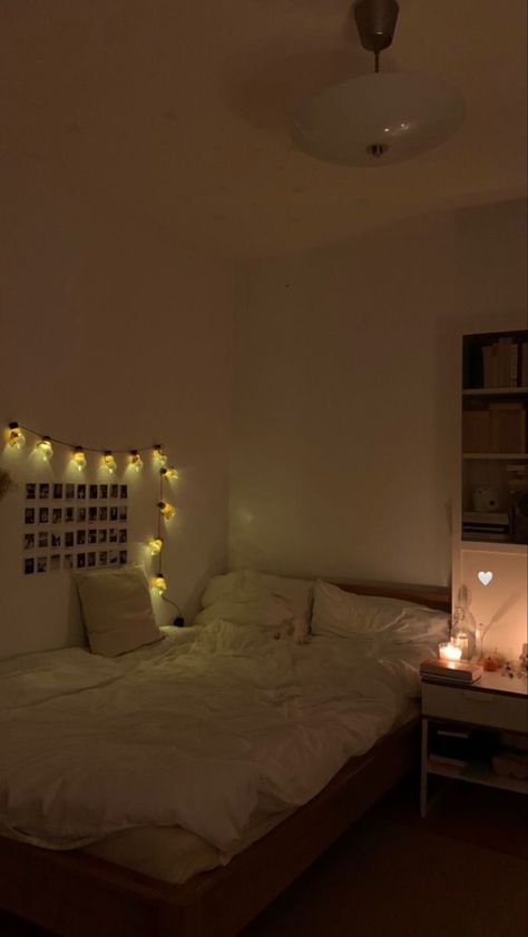 80s Bedroom Aesthetic, Neon Room, Cosy Room, Redecorate Bedroom, Cozy Room Decor, Aesthetic Rooms, Pretty Room, Dreamy Room, Dream Room Inspiration