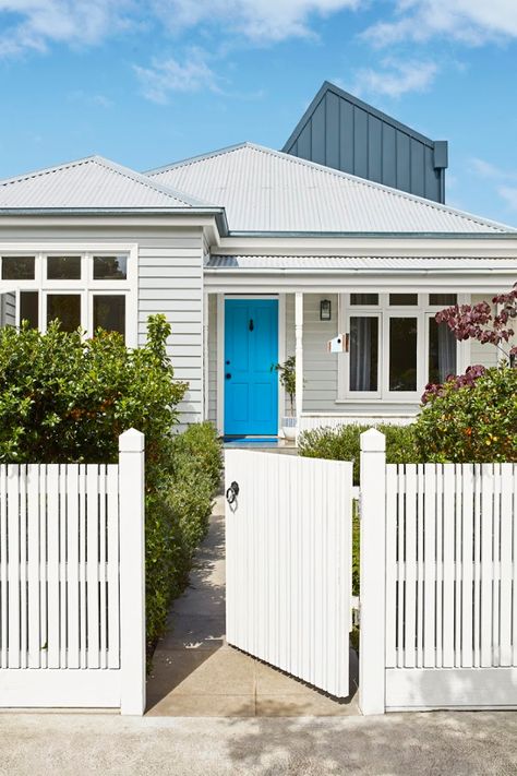 Painting the house exterior: What colour comes after grey? | Stuff.co.nz Living Room Extension, Beach Shack Interior, Popular Grey Paint Colors, Shack Interior, Exterior Paint Color Schemes, Exterior House Colours, Exterior Paint Colours, Street Appeal, House Colour