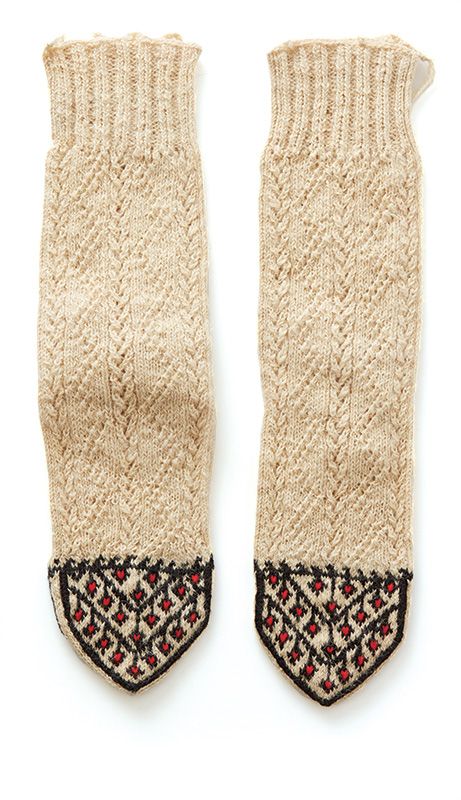 The Kurdish Socks of Iraq | PieceWork Fair Isle Socks, Norwegian Knitting, Fashion Show Dresses, Sock Knitting Patterns, Learn How To Knit, Knitting Books, Sock Patterns, Cute Socks, Sock Yarn