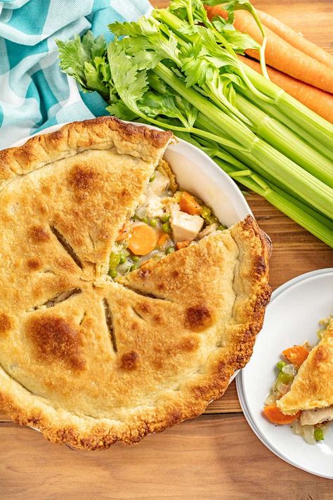 Mom's Chicken Pot Pie Leftover Pot Roast, Beef Pot Pies, Stay At Home Chef, Pot Pie Filling, Vegetable Pie, Cheddar Chicken, Chicken Pie, Pot Pies Recipes, Chicken Pot Pie Recipes