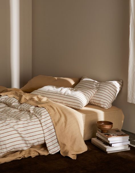 Enjoy the perfect blend of luxury and comfort with our 100% linen bedding. Made from European flax and pre-washed for exceptional softness and durability, offered in a modern color palette. Bedroom Ottoman, Soft Sheets, Shared Apartment, Personalized Bedroom, Jute Rug Runner, Linen Duvet Cover, Bedroom Style, Modern Color Palette, Linen Duvet Covers