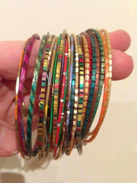 70s Nostalgia, Childhood Memories 90s, Indian Bangles, Wallpaper Disney, Childhood Memories 70s, Plastic Bangles, Bangles Indian, 90s Childhood, Vintage Memory