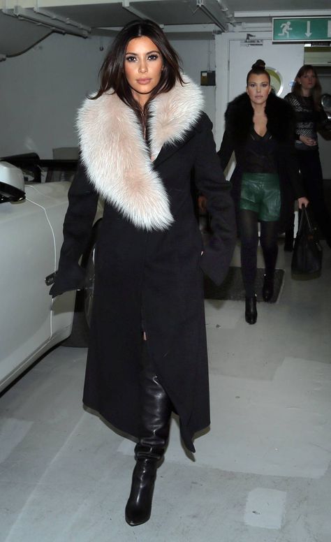 Kim Kardashian Outfits, Fur Trim Coat, Kim K Style, Kardashian Outfit, Kim Kardashian Style, Winter Vest, Kim Kardashian West, November 8, Kardashian Style