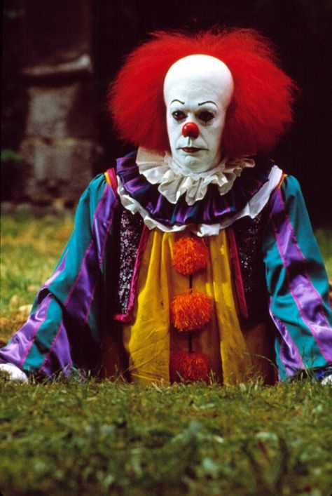 Pennywise (90s) Original Pennywise, Penny Wise Clown, Clown Film, Clown Scary, Es Pennywise, Stephen King It, Stephen Kings, Creepy Clowns, Steven King