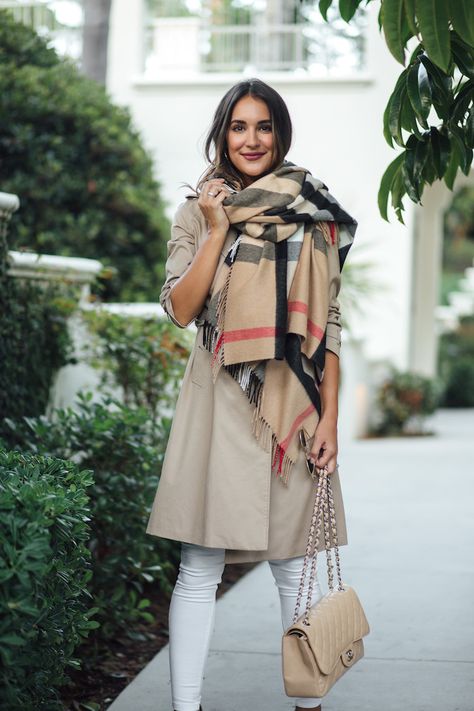 Plaid Burberry Poncho // Burberry Trench Coat // 5 Investment Items for your Wardrobe Burberry Purse Outfit, Burbury Scarves Outfit, Designer Scarf, Burberry Shawl Outfit, Burberry Poncho Outfit, Burberry Scarf Outfit Casual, Burberry Cape Outfits, Beige Bag Outfit, Burberry Scarf Outfit