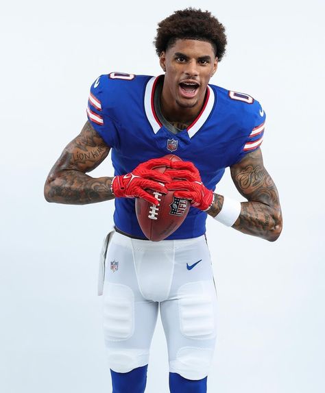 Football Players American, Nfl Player Tattoos, Keon Coleman, Hottest Nfl Players, Nfl Football Wallpaper Justin Jefferson, Ceedee Lamb, Nfl Quarterback, Guys Grooming, Sports Players