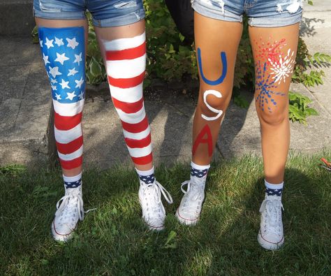 Painting Legs For 4th Of July, 4 Th Of July Leg Painting, Forth Of July Body Art, Usa Leg Paint Ideas, Fourth Of July Body Art, Merica Monday Spirit Week Outfits, Red White And Blue Body Painting, Fourth Of July Leg Painting Ideas, Usa Body Painting