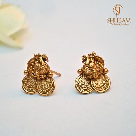 Real Gold look southindian bridal kasul mala Whatsapp 9030271018 #spjkasul #spjnakshi Gold Studs Earrings Indian Antiques, Decent Jewellery, Small Gold Earrings, Temple Jewellery Earrings, Temple Jewelry Necklace, Antique Gold Earrings, Black Beads Mangalsutra Design, Diamond Bracelet Design, Gold Earrings Models