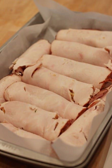 turkey roll ups Turkey Rolls, Turkey Lunch Meat, Turkey Roll, Mashed Potatoes And Gravy, Turkey Roll Ups, Potatoes And Gravy, Crusted Chicken Recipes, Mash Potatoes, Mashed Potato Casserole