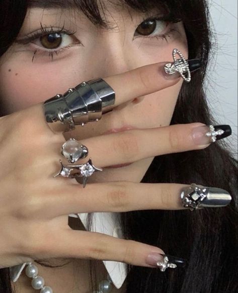 Vivienne Westwood Ring, Vivienne Westwood Jewellery, Nails Y2k, Y2k Jewelry, Y2k Nails, Really Cute Nails, Funky Jewelry, Chrome Nails, Gothic Jewelry