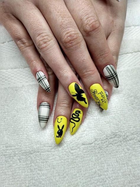 Post Malone Nails Acrylic, Post Malone Concert Nails, Post Malone Nails Design, Post Malone Nails, Edgy Nail Art, Post Malone Concert, Concert Nails, Edgy Nails, Nail Colours