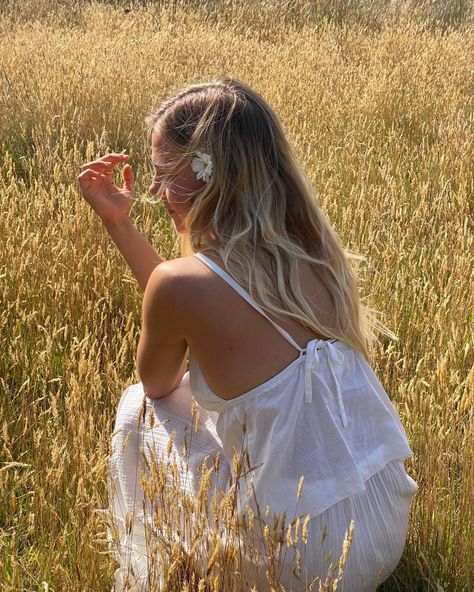 Indigo Luna Store | Catching the sun rays, always 🌞☀️ no matter the season, taking a few deep breaths in sunshine charges the batteries deep within! Hope… | Instagram Indigo Luna, Halter Top And Skirt, Yoga Flare Pants, Miley Stewart, Deep Breaths, Fabric Journals, Monthly Themes, Top And Skirt, Sun Rays