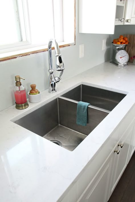 Kitchen Sink Ideas, Best Kitchen Sinks, Kitchen Sink Design, Kabinet Dapur, Farmhouse Kitchen Island, Sink Ideas, Kitchen Designs Layout, Amazing Kitchen, Kitchen Decorating Ideas