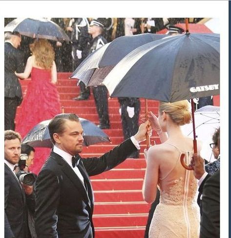 Picture Description: Elementary Level | Blog de Cristina Standing In The Rain, Elizabeth Debicki, Leo Dicaprio, Dump A Day, The Great Gatsby, A Gentleman, Leonardo Dicaprio, Great Gatsby, Opening Ceremony