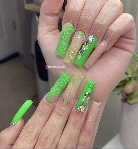 Lime Green Birthday Nails, Neon Green Prom Nails, Lime Green Prom Nails, Lime Green Christmas Nails, Lime Green Acrylic Nails Designs, Lime Green Nail Ideas, Neon Green Nails Acrylic, Slime Green Nails, Lime Green Acrylic Nails