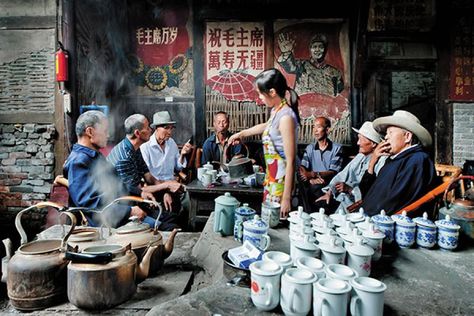 In China, Tradition Brews in Tea Cups Chinese Tea House, Tea Room Decor, Tea History, Tea Culture, Travel Magazine, Drink Tea, Chinese Design, World Traveller, Lhasa