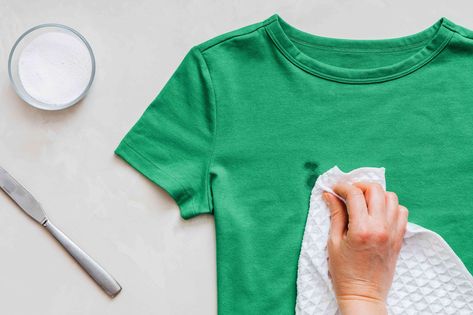 Don't Throw Out That Grease-Stained Shirt Yet—How to Get Rid of Stains Easily Remove Grease Stains From Clothes, Grease Stains Out Of Clothes, Fix Squeaky Floors, Stains Out Of Clothes, Housekeeping Ideas, Cleaning Shower Tiles, Cleaning Baking Sheets, Remove Grease Stain, Toilet Cleaning Hacks