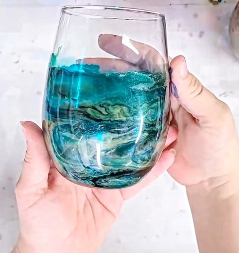 Diy Wine Glasses Painted, Decor Ideas For Apartments, Ideas For Apartments, Alcohol Ink Glass, Christmas Decor Ideas Outdoor, Glass Painting Patterns, Diy Wine Glasses, Alcohol Ink Crafts, Etsy Inspiration