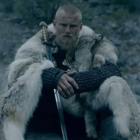 Bjorn Lothbrok, Vikings Season 5, Bjorn Vikings, Ivar Vikings, Bjorn Ironside, Viking Pictures, Vikings Series, Ragnar Vikings, Sons Of Ragnar