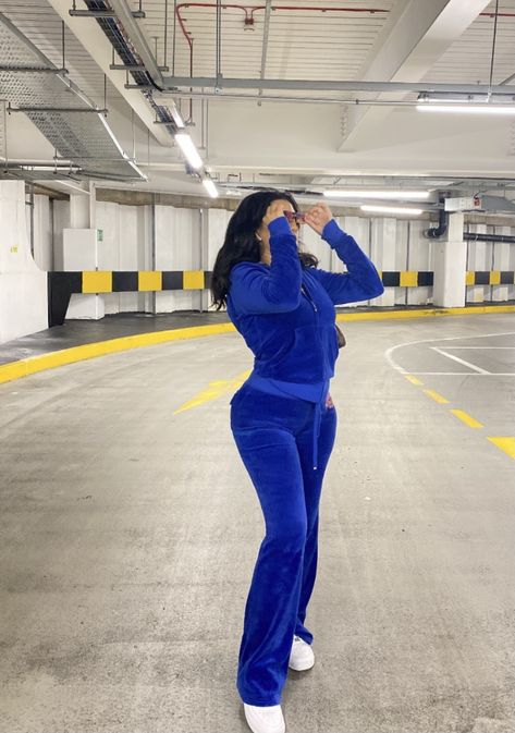 Velvet Track Suit 2000s, Track Suits 2000s, Velvet Tracksuit Outfit, Jumpsuit Outfit Black, Velvet Track Suit, Juicy Couture Track Suit, Blueberry Girl, Velour Jumpsuit, Blue Tracksuit