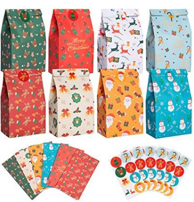 Paper Treat Bags, Christmas Goodie Bags, Bags For Kids, Christmas Treat Bags, Sweet Cones, Paper Candy, Jolly Holiday, Christmas Favors, Goody Bags