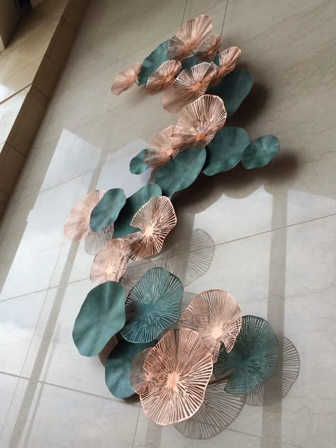 Metal Wall Decor Living Room, Interior Wall Decor, Decoration Birthday, Metal Wall Art Decor, Metal Flowers, Home Room Design, Wall Deco, Decorative Wall, Diy Wall