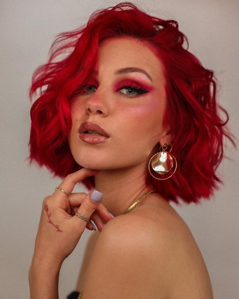 Bright Red Hair Color, Red Bob Hair, Vibrant Red Hair, Hair Color Guide, Red Hair Looks, Shades Of Red Hair, Short Red Hair, Red Hair Inspo, Bright Red Hair