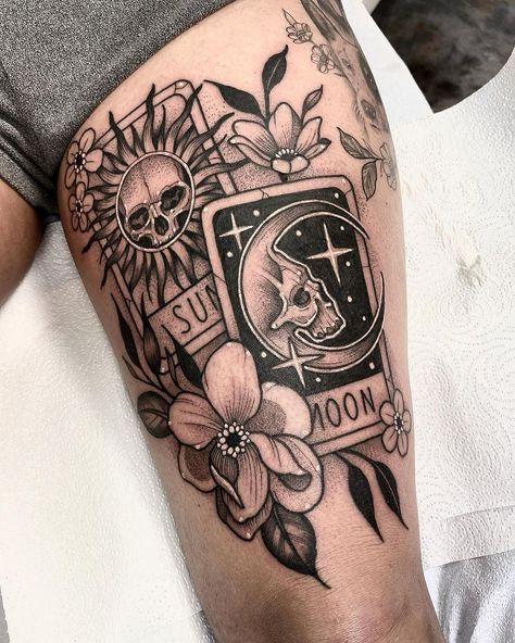 Tarot Tattoo Sleeve, Moon Tarot Card Tattoo, Lagoon Tattoo, Sun And Moon Tarot, Moon Tarot Card, Tarot Tattoo, Tarot Card Tattoo, Card Tattoo Designs, Bestie Tattoo