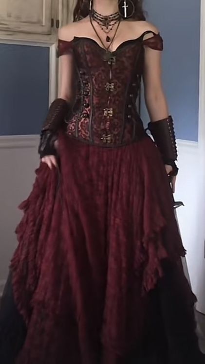 Dress For Occasion, Pirate Dress, Vampire Dress, Ren Faire Outfits, Best Maxi Dresses, Descendants Dr, Making Movies, Fair Outfits, Stunt Doubles