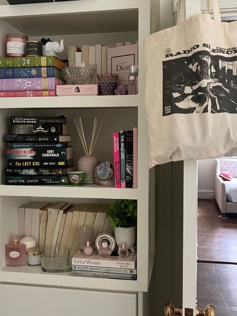 Reading Books Aesthetic, Bookshelf Aesthetic, The Right Move, Prettiest Celebrities, Pinterest Room Decor, Books Aesthetic, Aesthetic Coquette, Cute Bedroom Decor, Shelves In Bedroom