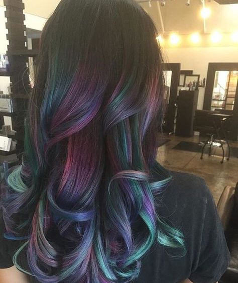 Want bigger, badder, sexier hair? The ingredient you're missing is a few shakes of texture powder Oil Slick Hair Color, Oil Slick Hair, Dark Brunette Hair, Brunette Balayage, Ombré Hair, Oil Slick, Colored Hair, Mermaid Hair, Hair Length