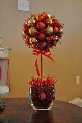 hot glue some ornaments on a styrofoam ball for a topiary.  These would be so easy to do year round..4th of July and so on. Christmas Topiary, Candy Christmas Decorations, Christmas Arrangements, Christmas Crafts Decorations, Dollar Store Crafts, Christmas Centerpieces, Christmas Deco, Xmas Crafts, Christmas Projects