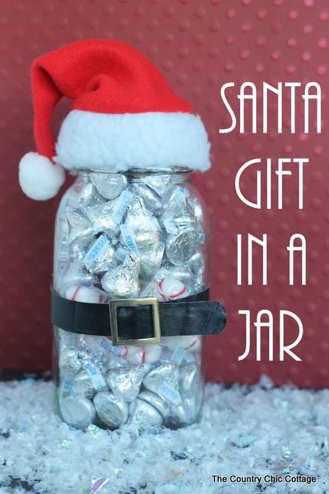 Santa gift in a jar -- can be made in minutes for a budget gift that is adorable! After all we all love mason jars! Diy Gifts In A Jar, Gift In A Jar, Cookie Mixes, Mason Jar Gifts Diy, Gift Jar, Budget Gift, Christmas Mason Jars, Christmas Jars, Mason Jar Gifts