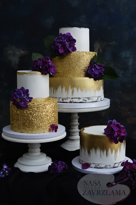 Gold and purple are so pretty! Gold Wedding Cake Designs, Purple And Gold Wedding Cake, Gold Cakes, White And Gold Wedding Cake, Lavender Wedding Cake, Green Gold Weddings, Purple Wedding Cake, Rose Gold Wedding Cakes, Purple And Gold Wedding