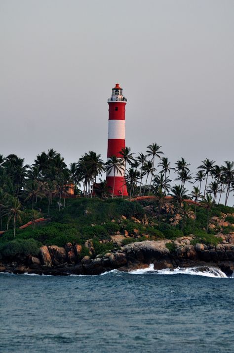 The lighthouse on the Kovalam beach #Kerala Kovalam Beach, Kerala Travel, Kovalam, Melbourne Airport, Malaga Airport, Kochi Kerala, Pisa Italy, Marvel Drawings, Western Ghats