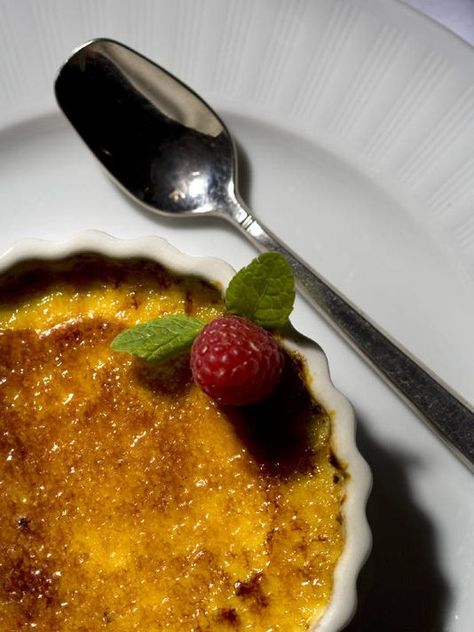 Bourbon Creme Brulee, Bourbon Creme, Brulee Desserts, Kentucky Derby Recipes, Caramel Creme Brulee, Derby Recipe, Creme Brulee Desserts, Bourbon Caramel, Creme Brulee French Toast