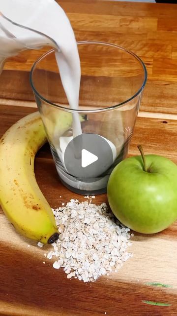 Slim Squads on Instagram: "One of my favorites weight loss smoothies

Get all my weight loss smoothies & juices recipe - Tap the link in bio! ‼️

Save it or lose it 

Follow @slimsquads for more natural homemade recipes 

#naturalremedies #naturalremedy #weightloss #fatloss #fatburn #weightlosstips #recipe #reels" Oats Smoothie Recipes, Exercise Food, Oatmeal Smoothie, Ways To Loose Weight, Clean Colon, Healthy Hacks, Loose Belly, Drinks Smoothies, Oatmeal Smoothie Recipes