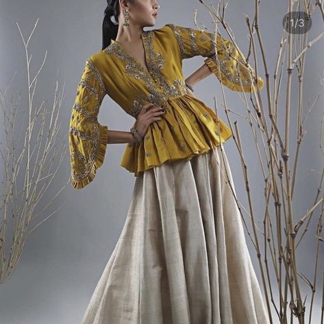 Latest Peplum Styles, Style Blouse Designs, Peplum Top Outfits, डिजाइनर कपड़े, Long Blouse Designs, Lehenga Blouse Designs, Indian Gowns Dresses, Lehenga Blouse, Indian Gowns