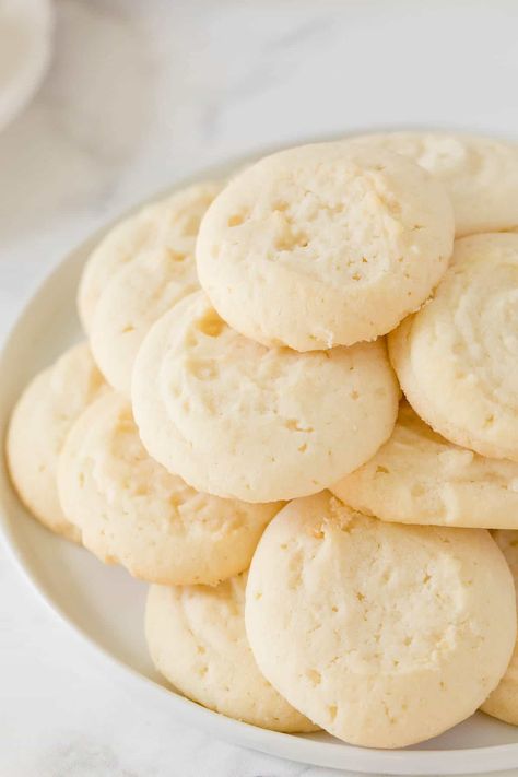 Whipped Shortbread Cookies - These delightful holiday cookies will melt in your mouth. They are light, buttery and SO easy to make. Millionaire Pie, Whipped Shortbread, Shortbread Cookies Recipe, Caramel Apple Dump Cake, Christmas Salad, Simply Stacie, Whipped Shortbread Cookies, Apple Dump Cakes, Candied Sweet Potatoes