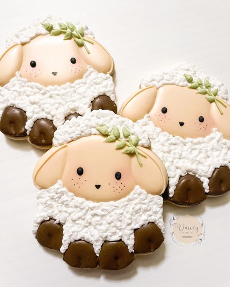 Dainty Cookie Co. Sheep Cookies, Fluffy Sheep, Pottery Lessons, Easter Cookie, Fancy Cookies, Animal Cookies, Easter Cookies, Sugar Cookies Decorated, Royal Icing