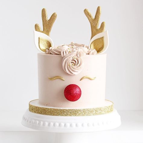 Christmas Cake Reindeer Cake, Reindeer Cakes, Ice Cake, 1st Birthday Cakes, Xmas Cake, Animal Cakes, Christmas Sweets, Elegant Cakes, Bread Cake