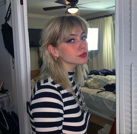 Stevie Bell Truly Devious, Truly Devious Aesthetic, Devious Aesthetic, Stevie Bell, Bell Aesthetic, Truly Devious, Blonde Bangs, Punk Hair, Haircuts For Medium Hair